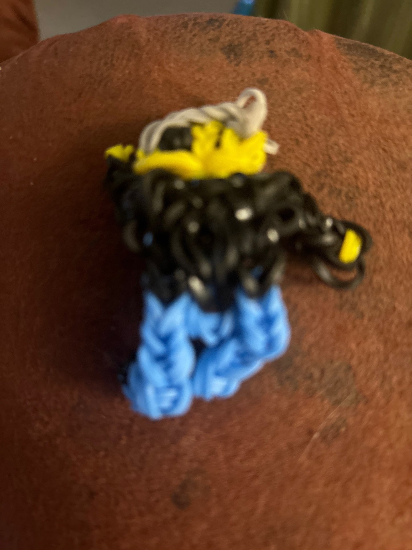 Loom Person with black shirt